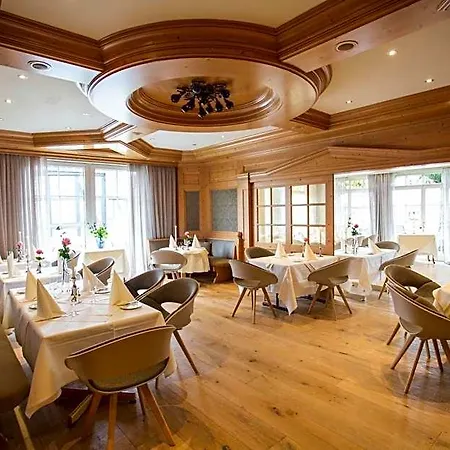 Sauerlaender Hof Hotel 4*