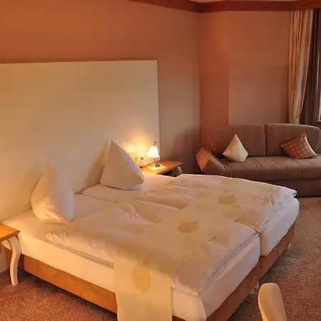 Sauerlaender Hof Hotel 4*
