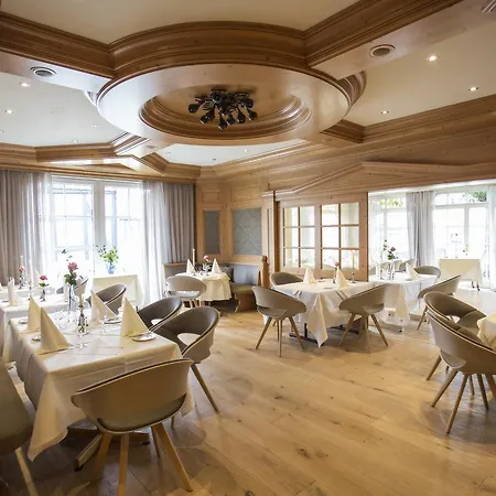 Hotel Sauerlaender Hof 4*